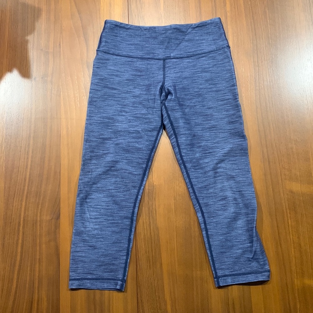 Denim colored crop lululemon leggings size 4